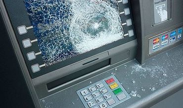 Un moldovean, reținut atunci când încerca să spargă un bancomat din Vilnius