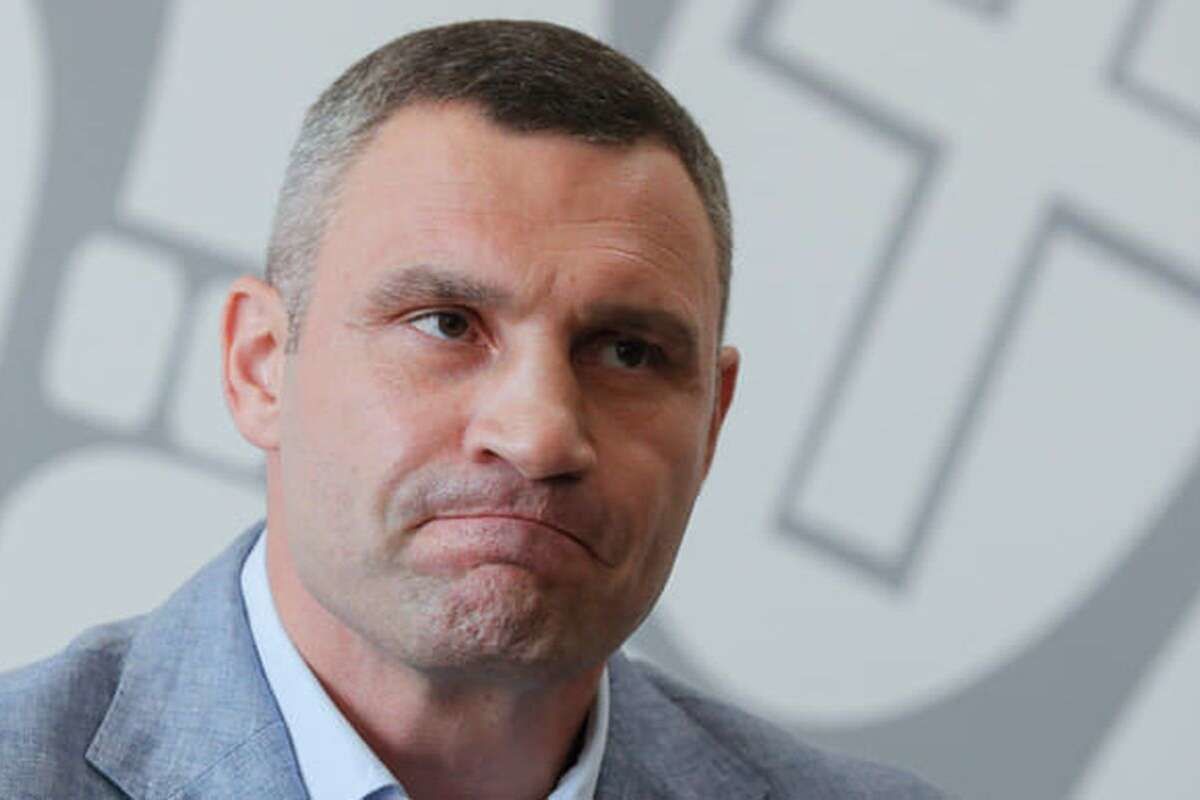 Виталий Кличко сообщил, что его не пустили в аэропорт встречать Меркель.