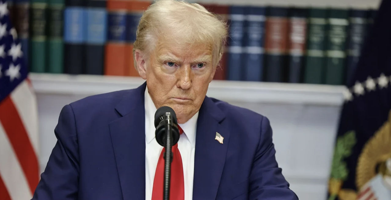 Trump a amenințat dușmanii SUA cu „discobombardare”.