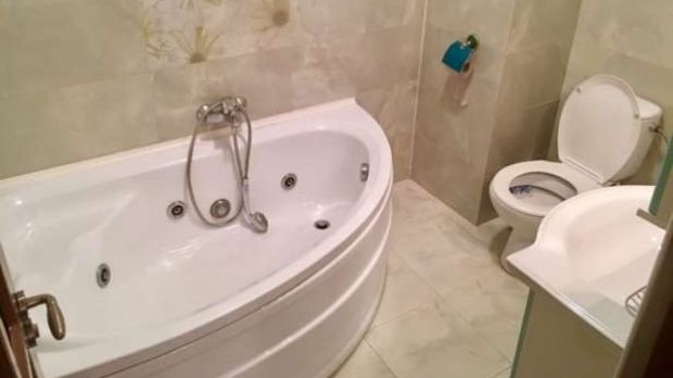 Un copil a mers la toaletă, dar când s-a uitat în WC a avut şocul vieţii.