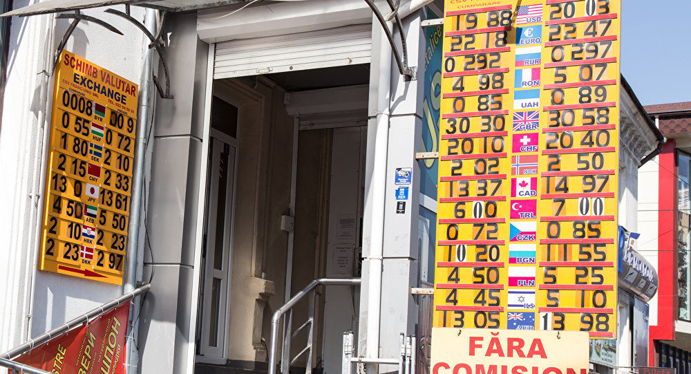 În nouă luni, leul s-a depreciat cu 28,8% față de dolar şi cu 18,9% față de euro. Foto: sputnik.md