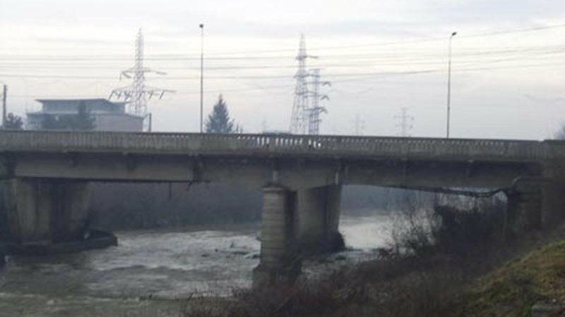 Podul din România pe care trecătorii își riscă viața traversându-l. Foto: Ziar Gazeta de Cluj