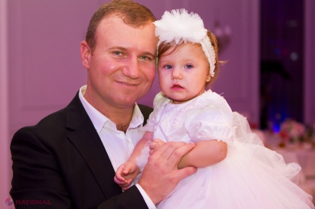 Zilele trecute, în familia interpretului Vitalie Advahov a fost sărbătoare mare. Fetița artistului, Ana-Maria a fost botezată.