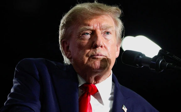 Трамп анонсировал 50-процентные пошлины на автомобили из Канады.
