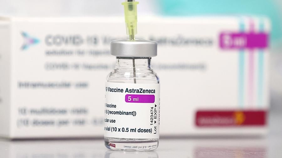 Индия приостановила экспорт вакцины от коронавируса AstraZeneca.