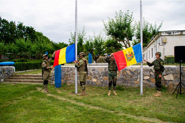 Курсанты Военной академии РМ приняли участие в учениях "Огненный щит" в Румынии.
