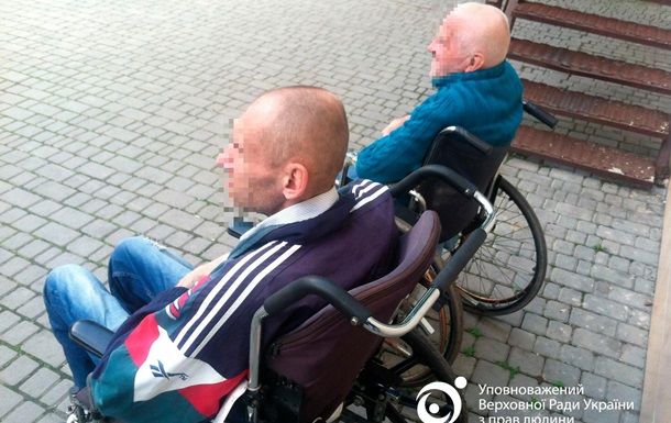В Одессе пациентов психбольницы бросили на кладбище.