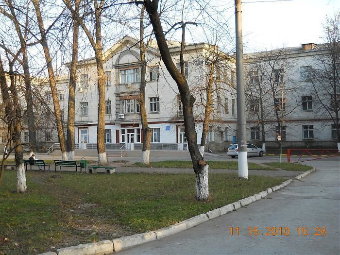 В первой больнице умершие лежат в палатах рядом с живыми.