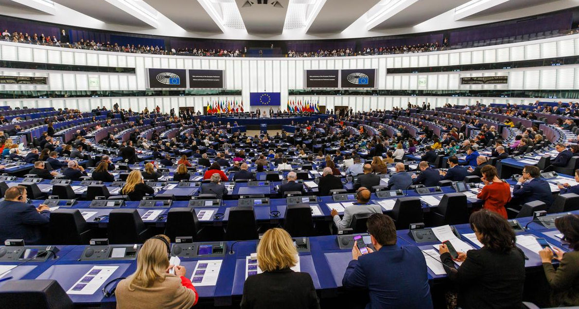 В Европарламенте требуют расследовать подкуп РФ политиков ЕС.