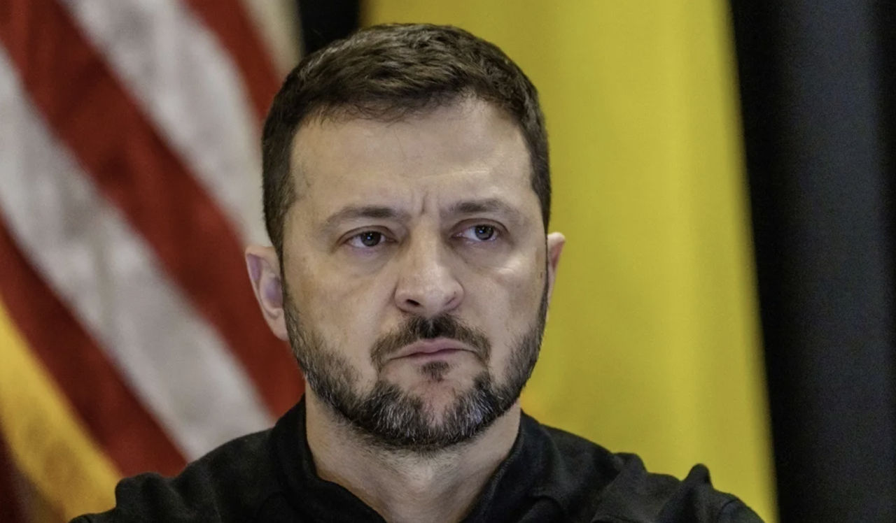 Zelenski: Atacurile Rusiei au afectat din nou alimentarea cu energie a centralelor nucleare ucrainene.
