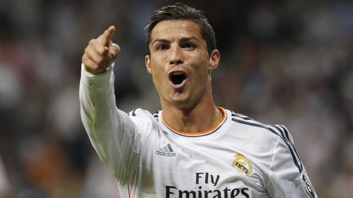 Cristiano Ronaldo a revenit pe primul loc în topul celor mai bine plătiţi sportivi din lume. Foto: radiomaanta.com