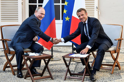 Встреча Макрона и Путина прошла 19 августа в летней резиденции президента Франции на Лазурном берегу.