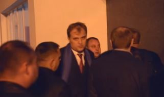 Источник в международном аэропорту Кишинева подтверждает, что Евгений Шевчук покинул страну.