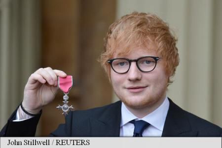 Ed Sheeran a fost premiat de prințul Charles la Palatul Buckingham