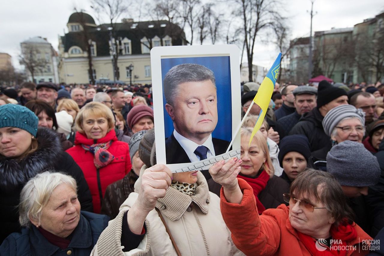 Повышение пенсий перед выборами не является подкупом, заявил Порошенко.