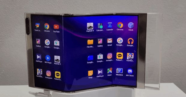 Samsung показала необычный смартфон, сгибающийся в двух местах.