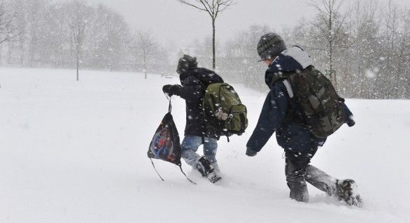 Autorităţile locale din mai multe raioane din sudul, dar şi nordul ţării, au decis să prelungească vacanţa elevilor, din cauza condițiilor meteo nefavorabile.