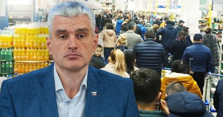 Слусарь о штурмующих магазины: Именно так итальянцы распространили вирус. Фото: Point.md