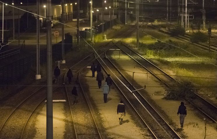 По данным компании "Евротуннель", в настоящее время движение составов восстановлено.