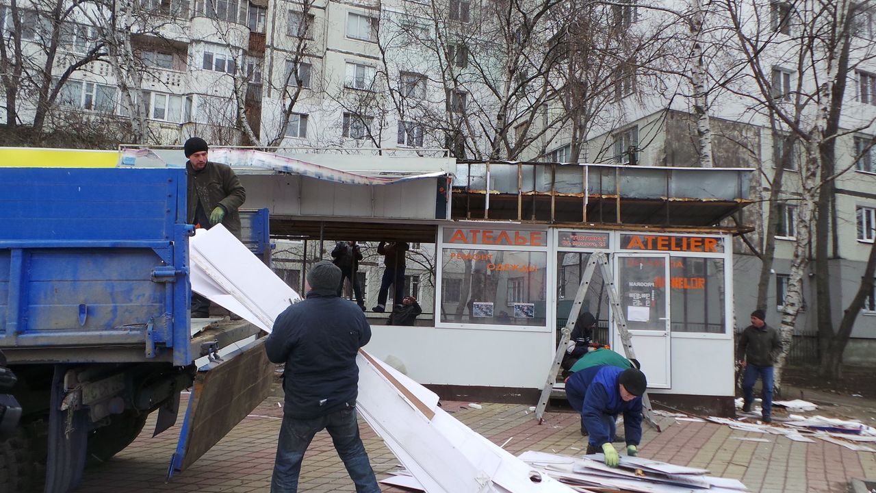 Столичные власти продолжают эвакуацию киосков на Рышкановке.