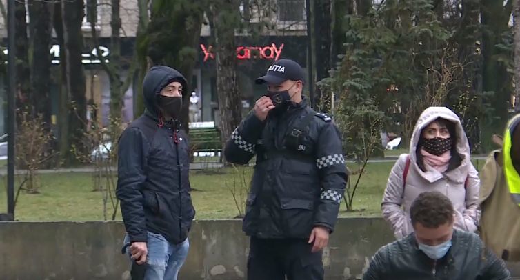 Нарушения сплошь и рядом: режим ЧП не сильно изменил ситуацию в Кишиневе.