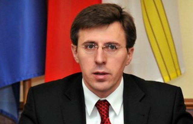 Un alt argument adus de Hudeacov a fost "interzicerea veteranilor de a-si primi medaliile cu ocazia implinirii a 70 de ani de la Victorie".