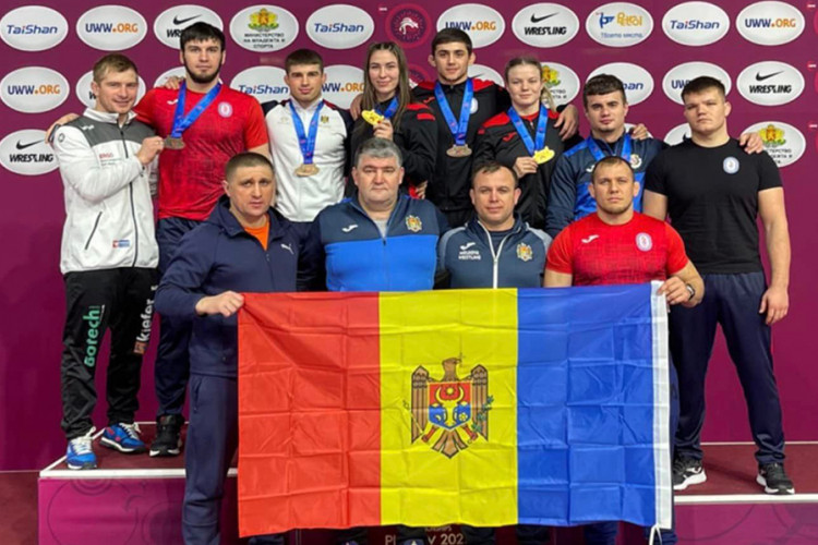 Молдавские борцы завоевали 11 медалей на чемпионате Европы Under 23.