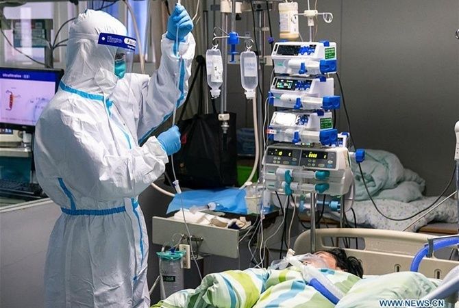 Китаянке подтвердили коронавирус после восьми отрицательных тестов.