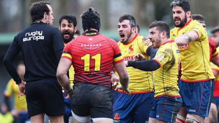 Scandal monstru: Ibericii l-au agresat pe arbitrul român. Foto: deschide.md