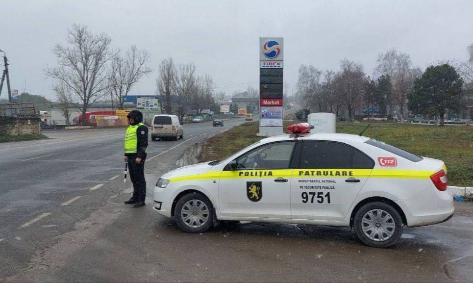 В выходные дни полиция оштрафовала за нарушения ПДД более 4 000 водителей.