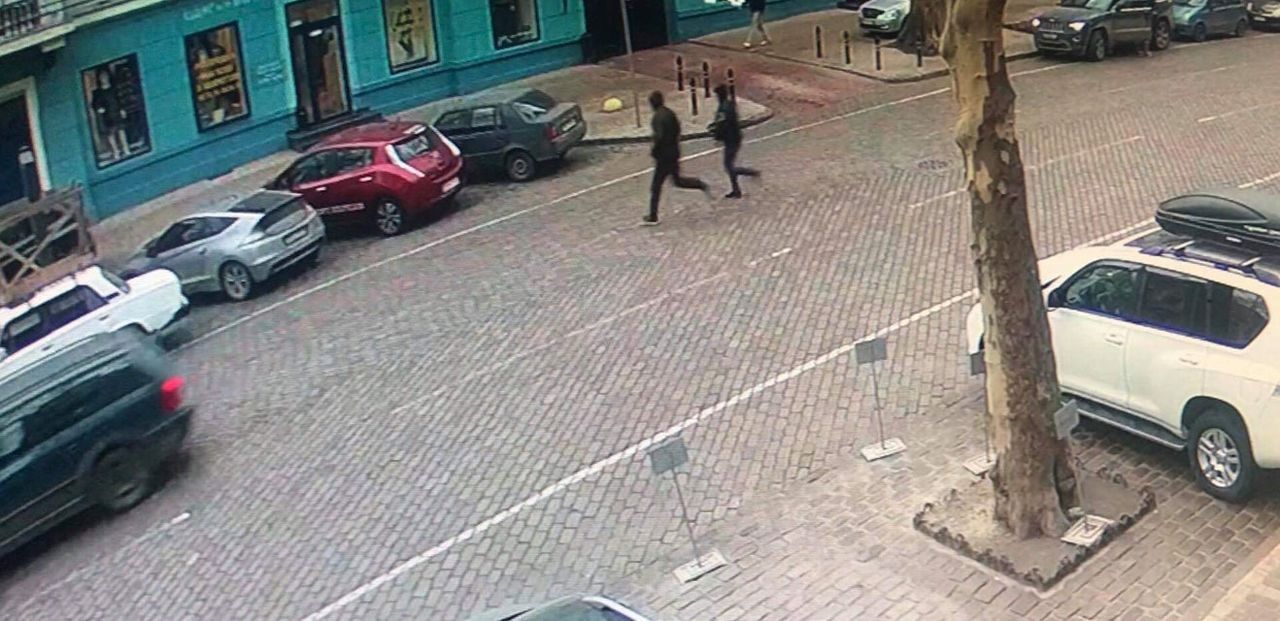 В Одессе двое преступников, совершивших разбойное нападение, случайно зашли в полицейский участок.