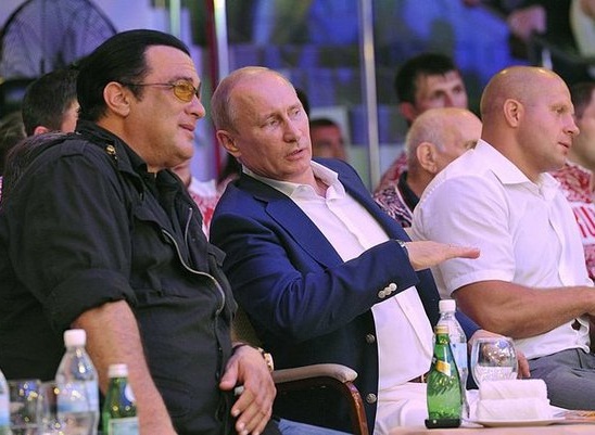 Actorul Steven Seagal l-a numit pe președintele rus, Vladimir Putin, unul dintre cei mai mari lideri mondiali în viață, relatează "Rossiiskaia Gazeta".