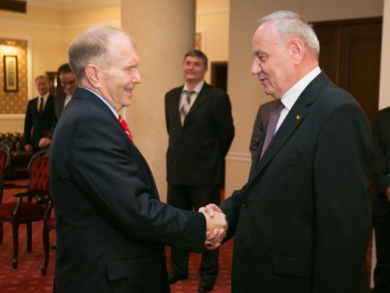 La rîndul său, șeful statului a precizat că dezvoltarea dialogului strategic moldo-american reprezintă o prioritate a politicii externe a țării.