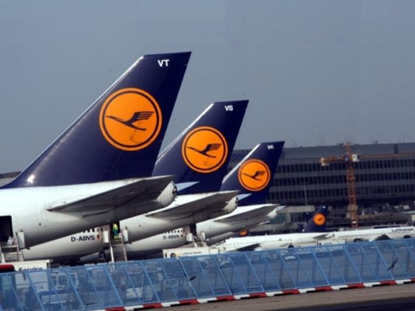 Лоукостеры Lufthansa отменили около 380 рейсов из-за забастовки.