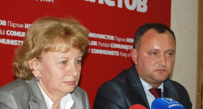 Igor Dodon şi Zinaida Greceanîi sunt direct responsabili de situaţia în care se află cele trei bănci. Foto: moldova.org