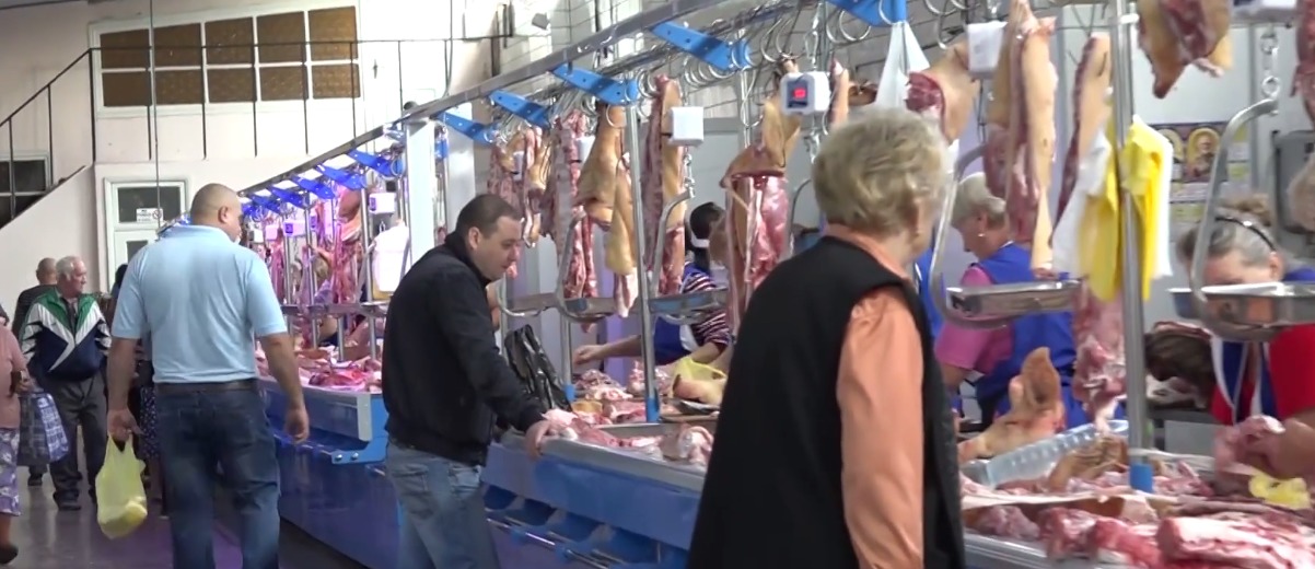 Продавцы говорят, что довольны изменениями, которые проводит администрация рынка.