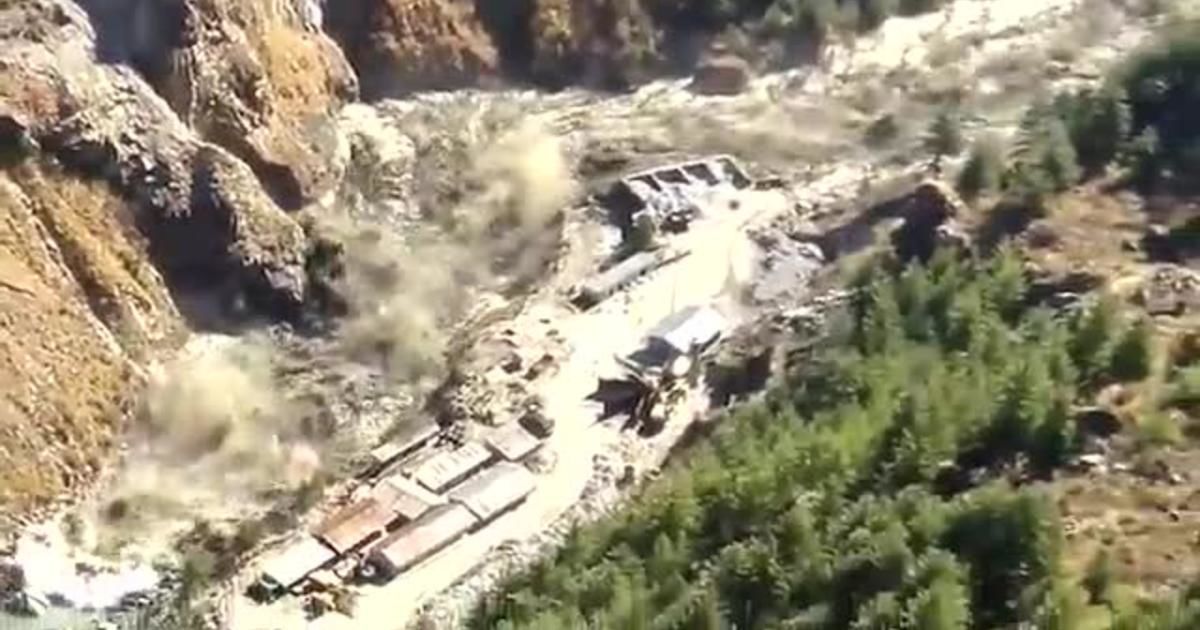 Более 150 человек пропали при сходе ледника в Индии.