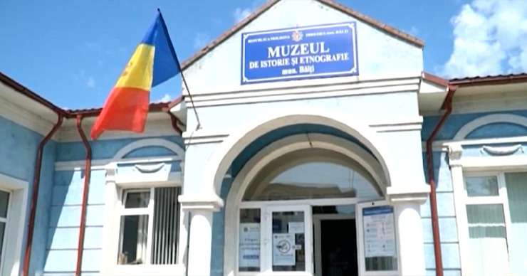 В Бельцах участок для голосования открыли в музее.
