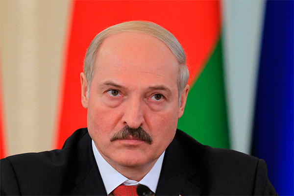 Лукашенко назвал события, развернувшиеся на майдане Незалежности и после него, антиконституционными.