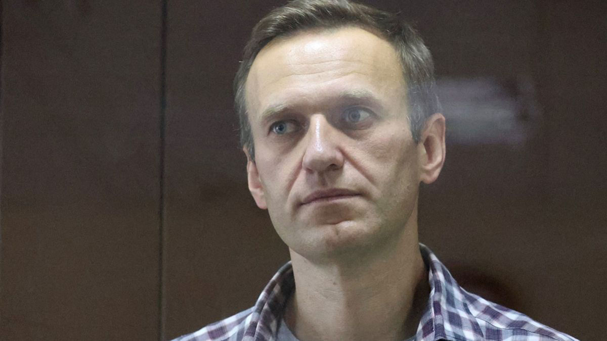 Адвокат: Состояние Навального перестало ухудшаться.