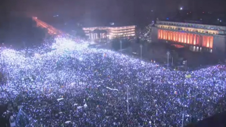 Klaus Iohannis a cerut PSD-ului să rezolve criza creată. 