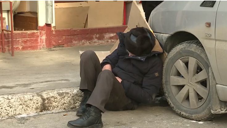 На Центральном автовокзале устали бороться с выпившими в зале ожидания.
