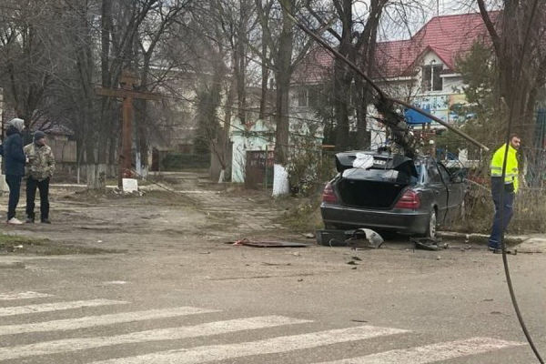 В Чадыр-Лунге отключились светофоры и свет в детском саду из-за ДТП.