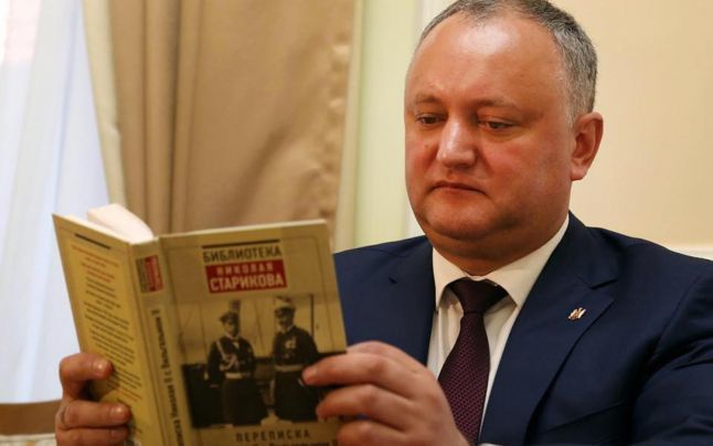 Igor Dodon susţine că nu va semna legea ce restricţionează transmiterea canalelor ruseşti. 