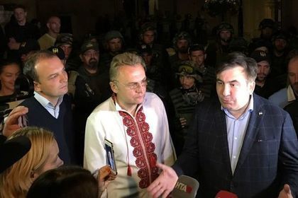 В Госпогранслужбе обвинили Саакашвили в незаконном пересечении границы.