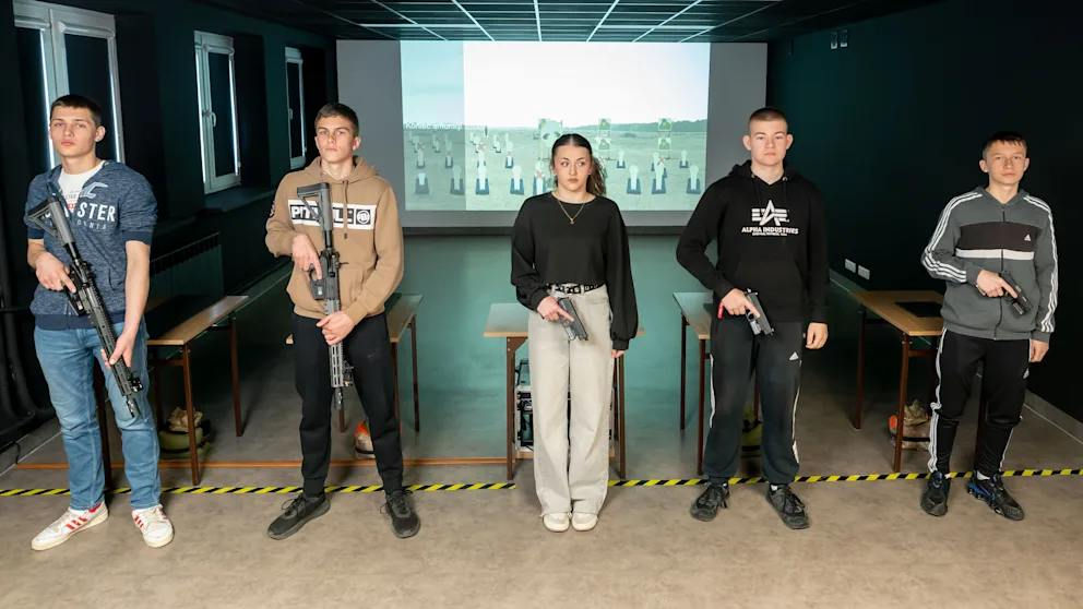 Pregătirea militară a fost inclusă în programa școlară din Polonia.