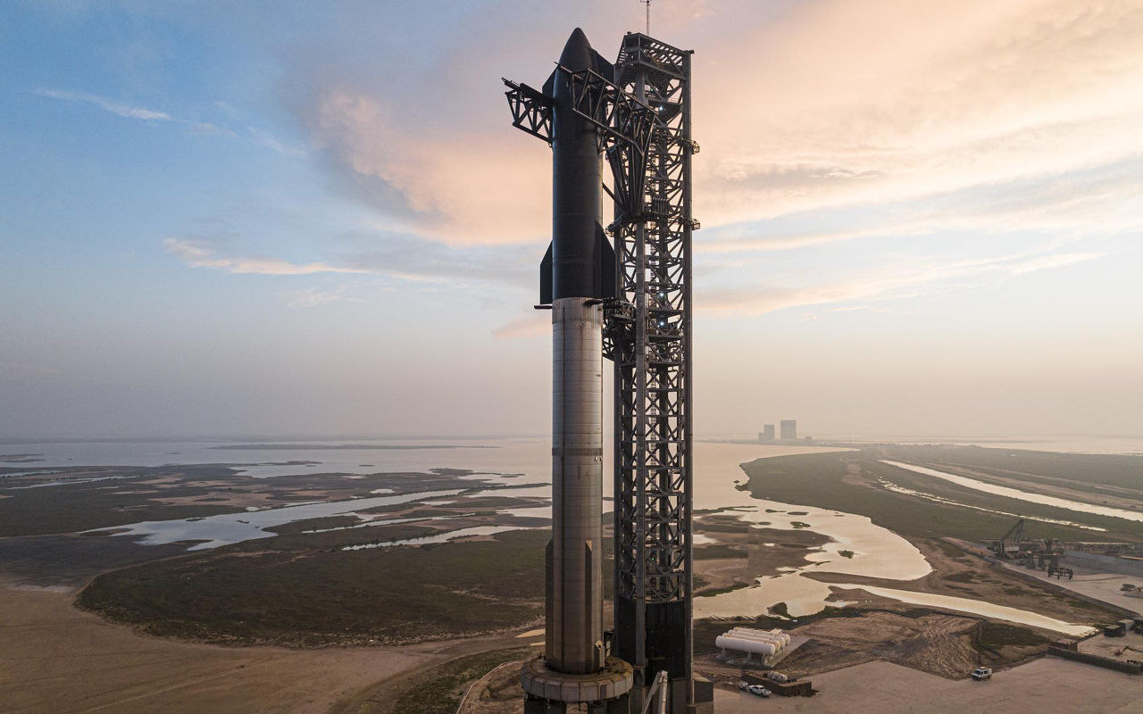 SpaceX intenționează să testeze un vehicul de lansare a rachetelor pentru un zbor spre Lună în acest an.