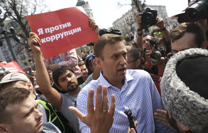 Сам оппозиционер уточнил в своем твиттере, что на него составили два административных протокола.