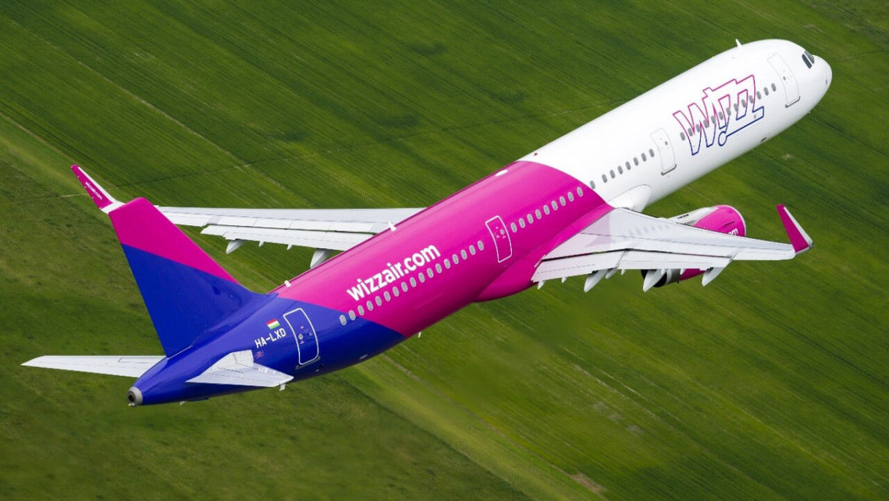 Wizz Air увольняет десятки сотрудников в Румынии: сокращают пилотов и бортпроводников.