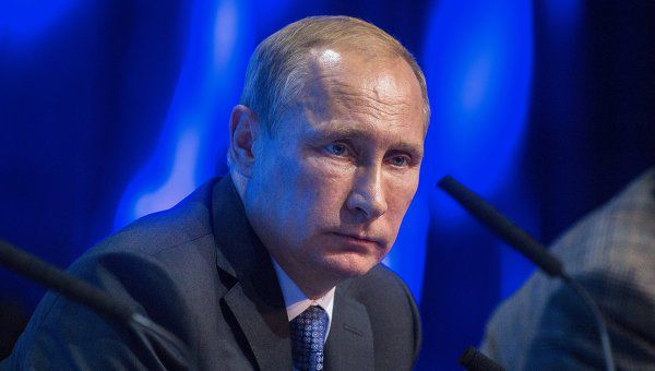 Президент РФ Владимир Путин выступил на медиафоруме ОНФ.